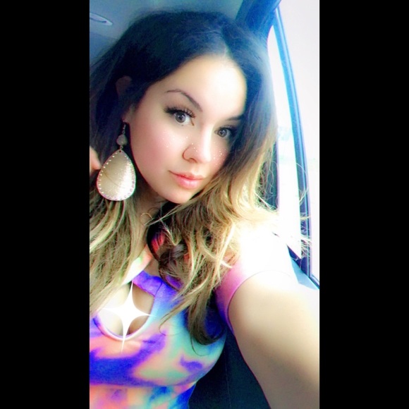 Meet your Posher, Andrea - Picture 1 of 1